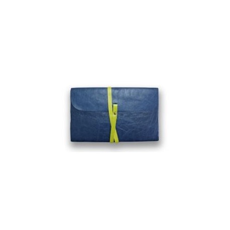 Libreta medieval con forro de piel color azul e interiores en papel rústico para arte blanco